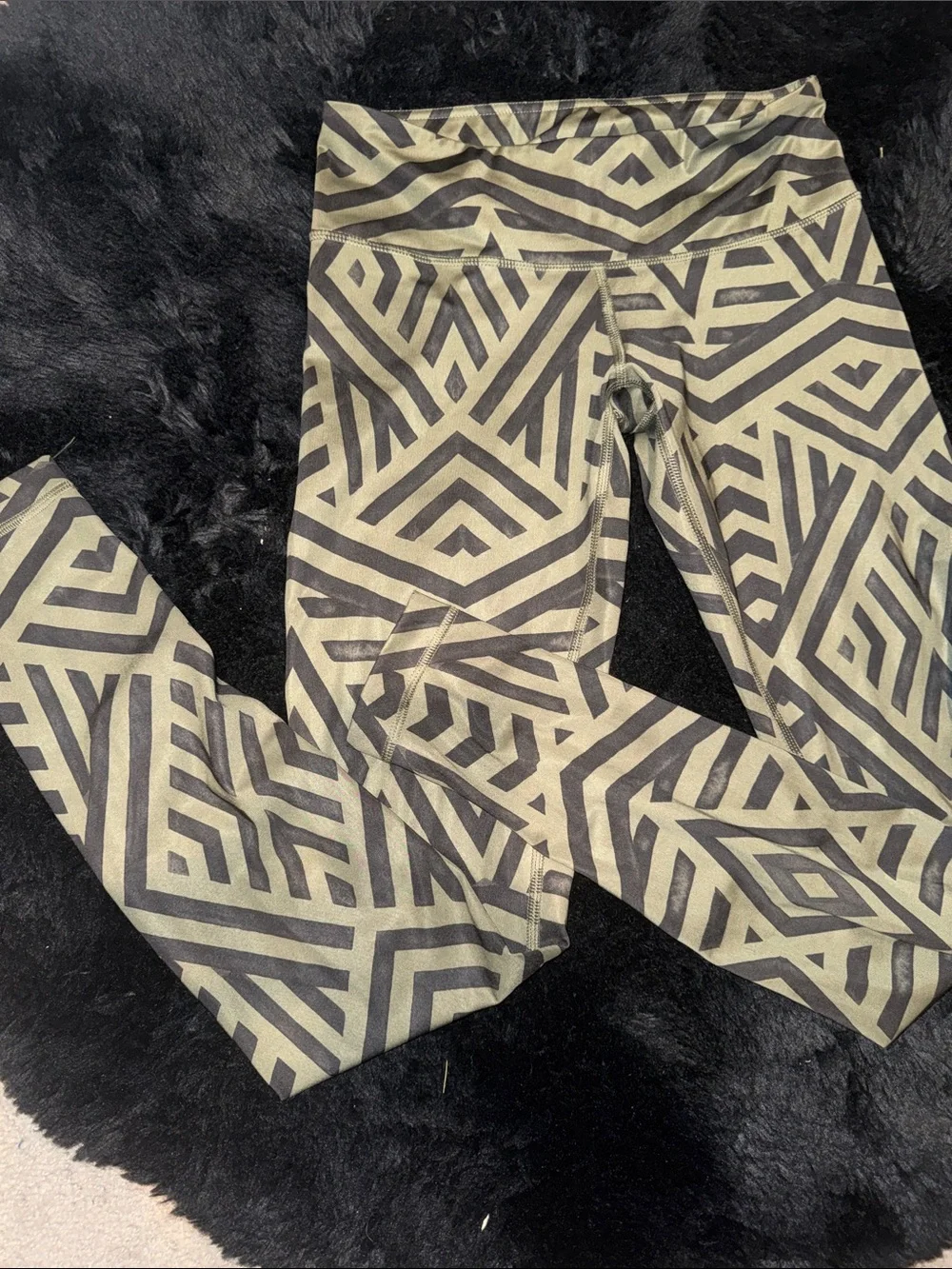 Lululemon Wunder Under Pant — Chevron Shuffle Fatigue Green / Black (Size 6)